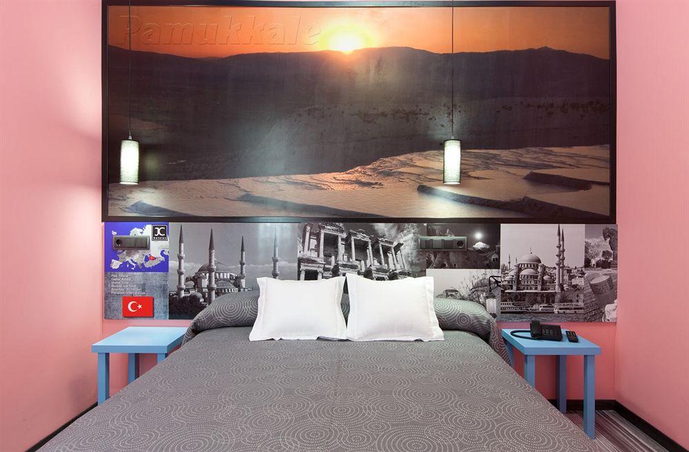 Jc Rooms Santo Domingo Madrid Exterior foto